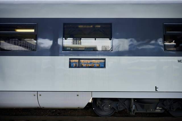 Поїзд українського виробництва вирушив у перший рейс: як виглядають вагони - фото 503845