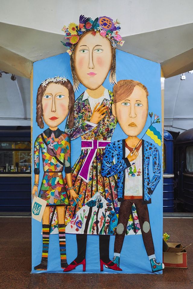 Супергерої сучасної України: діти, які ховаються в метро Харкова, створили виставку - фото 504043