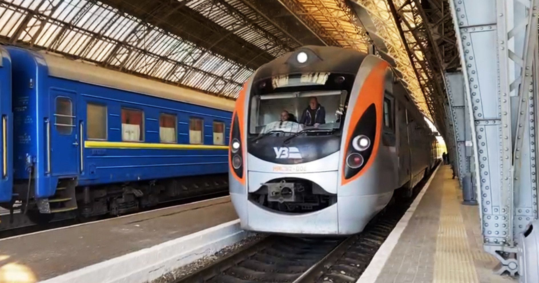 Потяги Львів — Чернівці тимчасово курсуватимуть за зміненим графіком й маршрутом