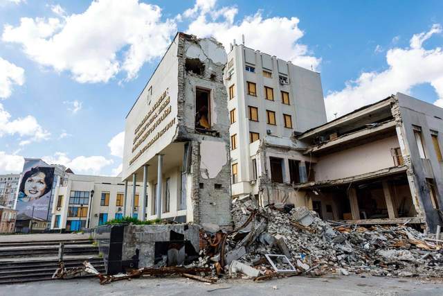 Як виглядають університети Харкова, поруйновані російськими ракетами: потужні фото - фото 504113