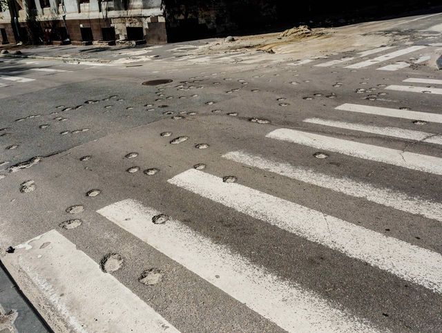 Як виглядають університети Харкова, поруйновані російськими ракетами: потужні фото - фото 504117