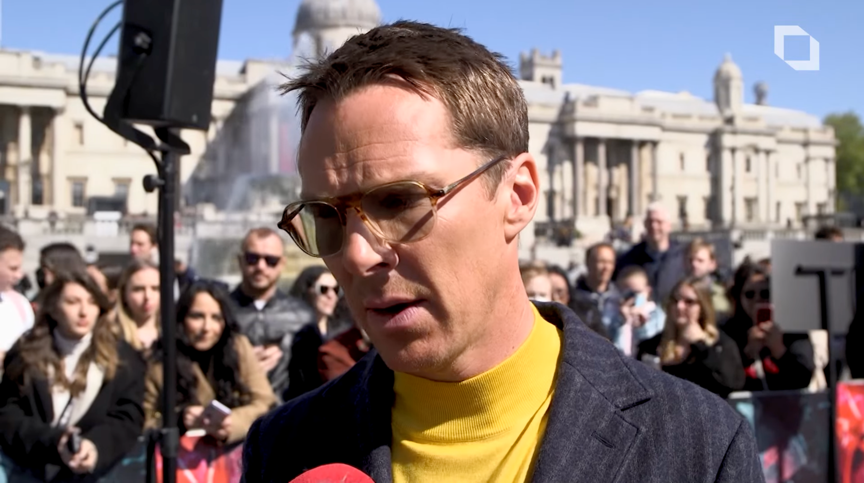 "Хочу дати їм стабільність": Камбербетч про біженців з України, які в нього житимуть