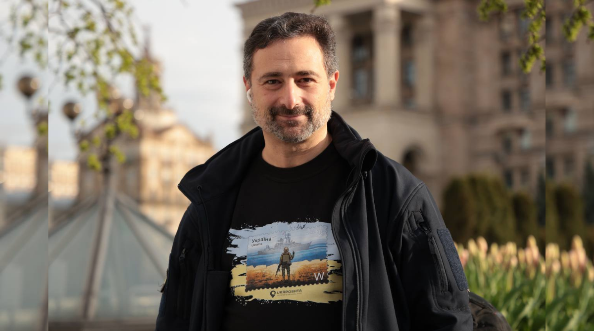 Укрпошта анонсувала мерч із маркою "російський корабель" - фото 1