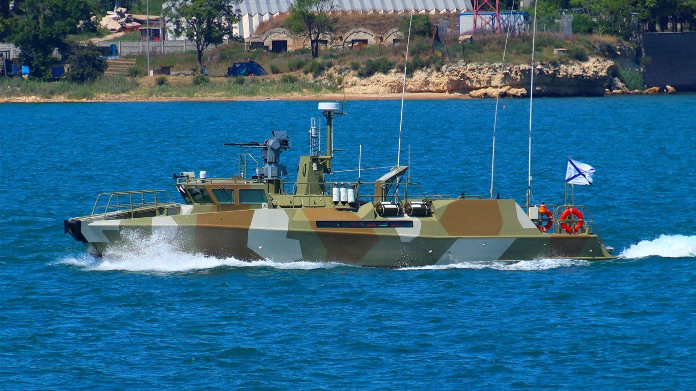 Байрактар відправив катери окупантів на дно - фото 1