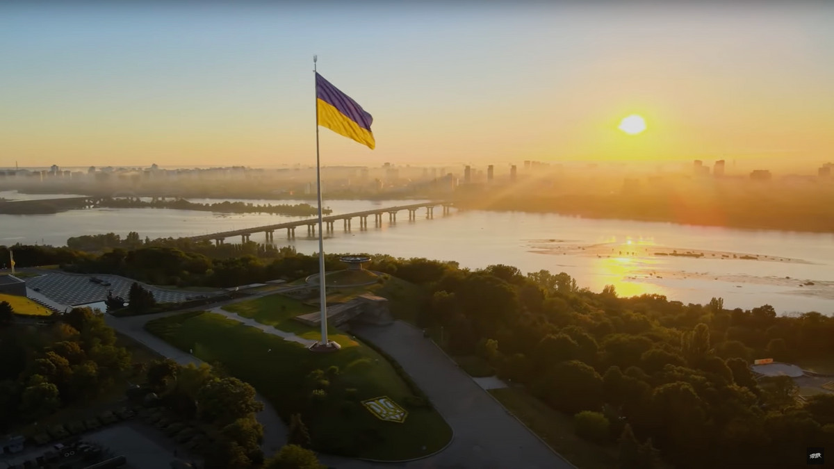 Тут мій дім, козаченьки: слухайте трек "Соловейко" від BOTASHE про Україну - фото 1