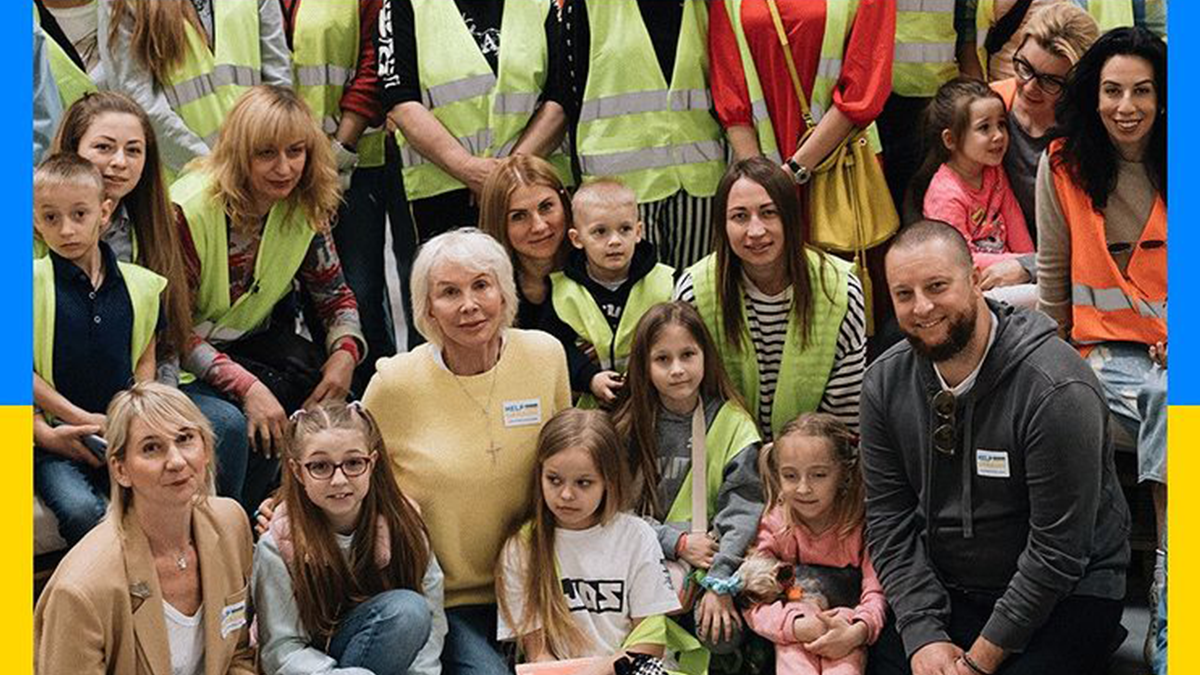 Дружина Стінга навідалася до українських біженців у Любліні