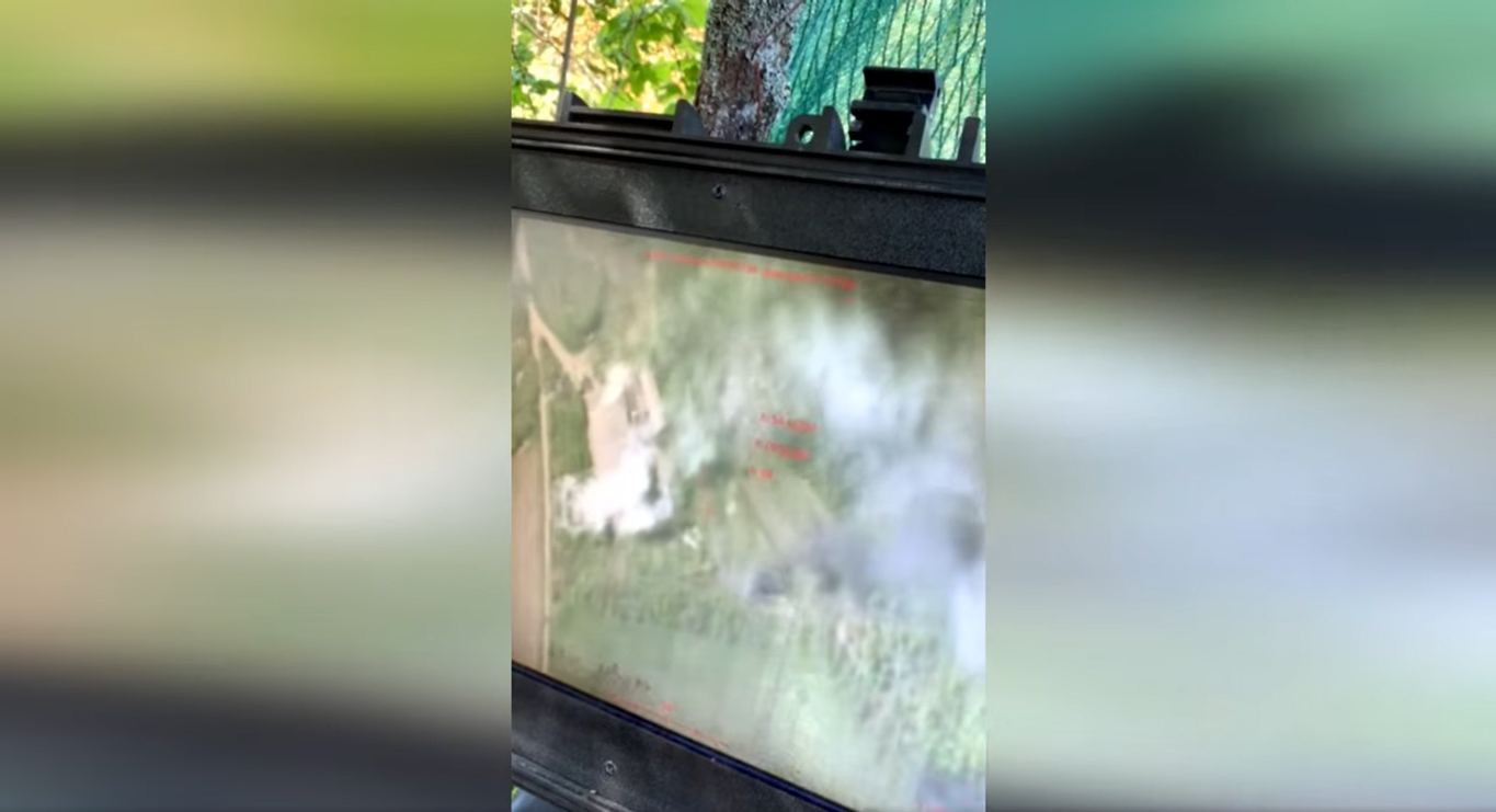 Десатники спалили 5 БТРів окупантів - фото 1