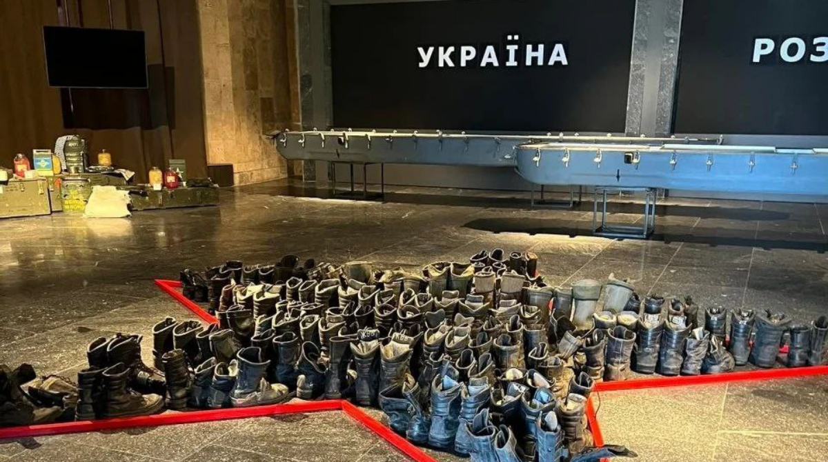 "Україна. Розп'яття": у Києві відкрили виставку артефактів російсько-української війни