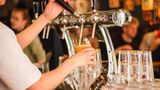 Ресторани та кафе Києва почали продавати алкоголь до самого вечора