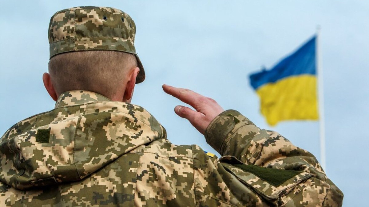 Україну зараз боронять 700 тисяч військовослужбовців - фото 1
