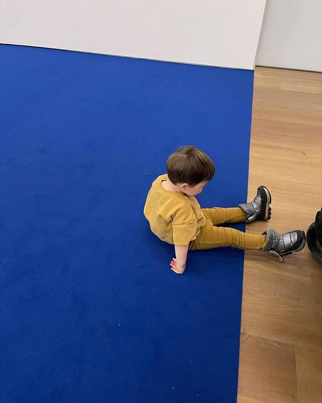 В Instagram стає популярним акаунт з фото, на яких можна скрізь роздивитися прапор України - фото 505842