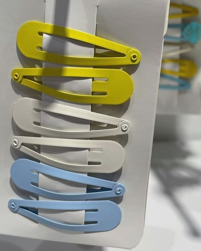 В Instagram стає популярним акаунт з фото, на яких можна скрізь роздивитися прапор України - фото 505846