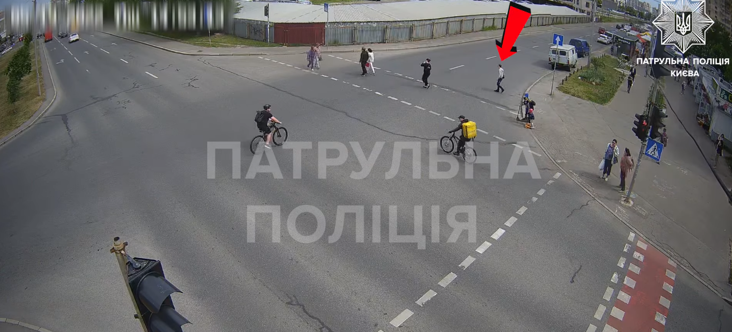 Коли велосипедисти нехтують ПДР: поліція показала, чому важливо їздити за правилами