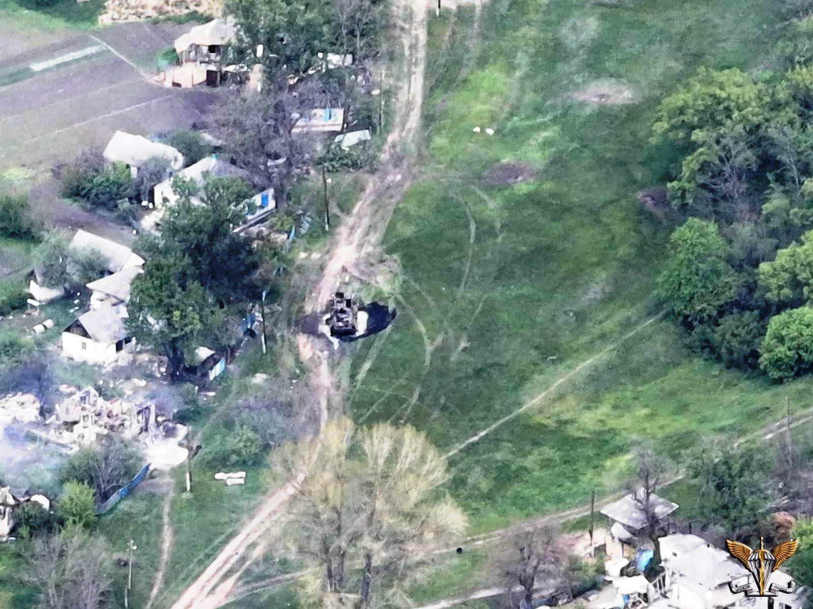 Українські десантники позбавили окупантів ще кількох бронемашин: фотофакт