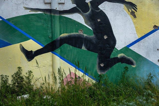 Замість останнього дзвоника – сирени: Зеленський показав моторошні фото зруйнованих шкіл - фото 506444