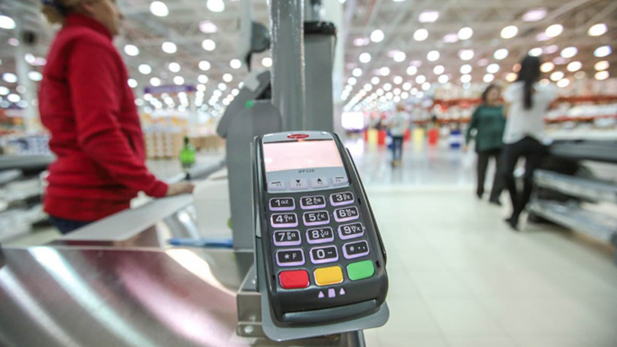 ПриватБанк запустив сервіс "Поповнення на касі": як скористатися новою послугою