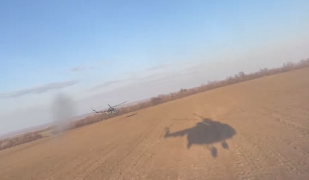 Як українські гелікоптери проривалися на "Азовсталь": відео героїчної місії