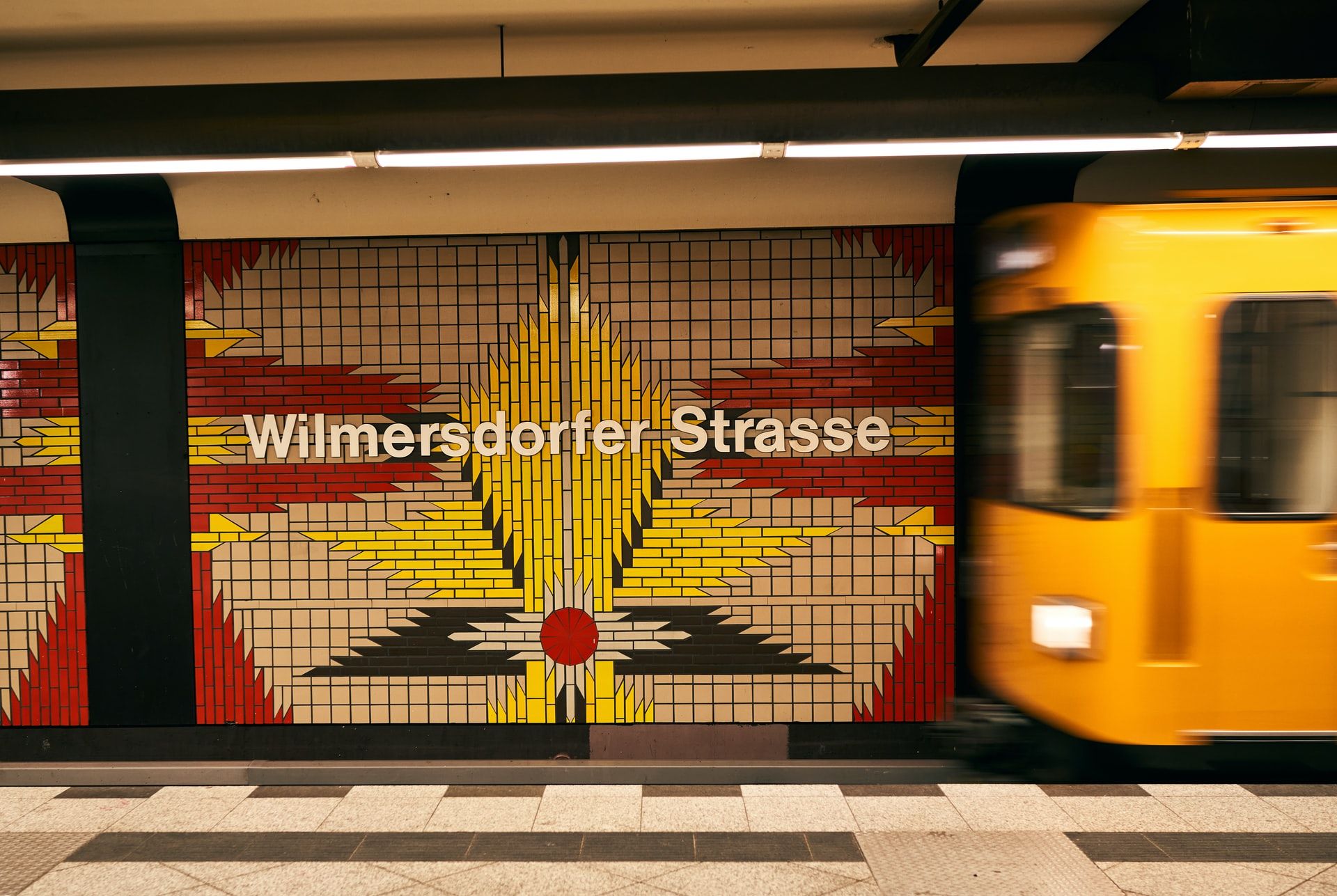 У Німеччини до кінця літа вартість проїзду у громадському транспорті рекордно подешевшала