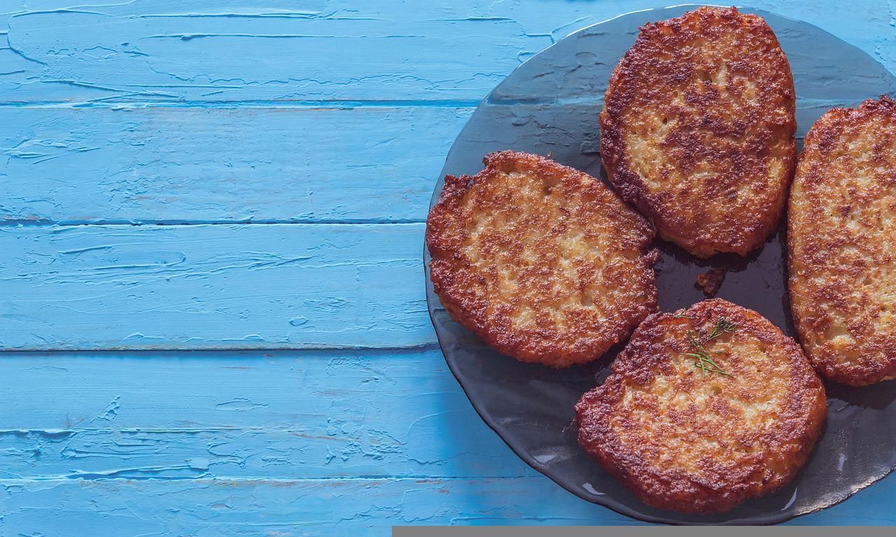 Весь секрет в пергаменті: як посмажити котлети на сковороді без олії