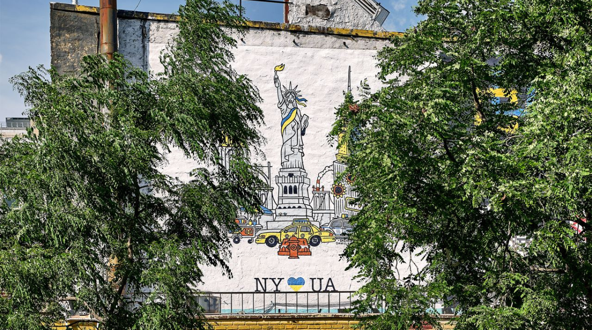 Український художник створив у Нью-Йорку мурал на підтримку України