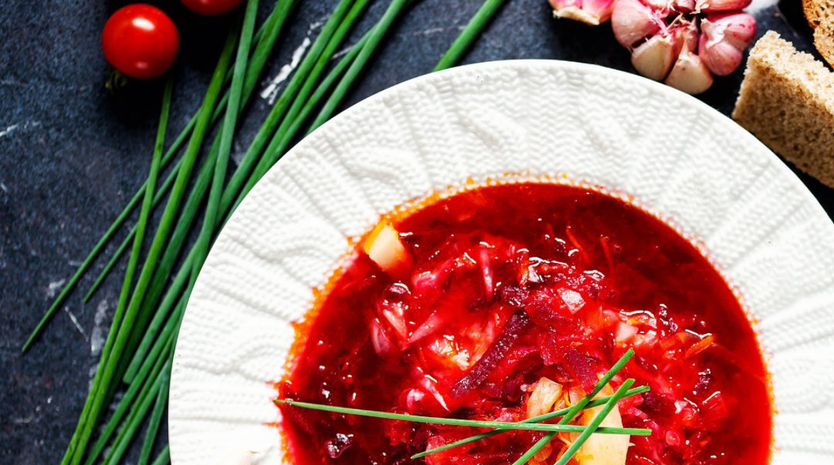 Відомий шеф-кухар розповів, як приготувати літній борщ: рецепт