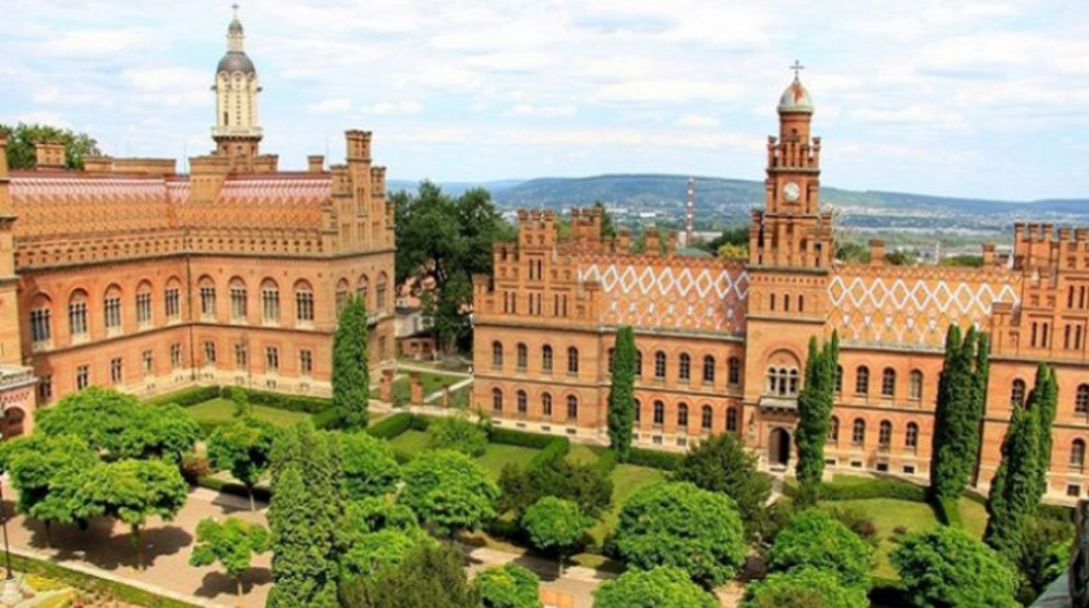 Центр Чернівців буде пішохідним – перелік вулиць, які перекриють