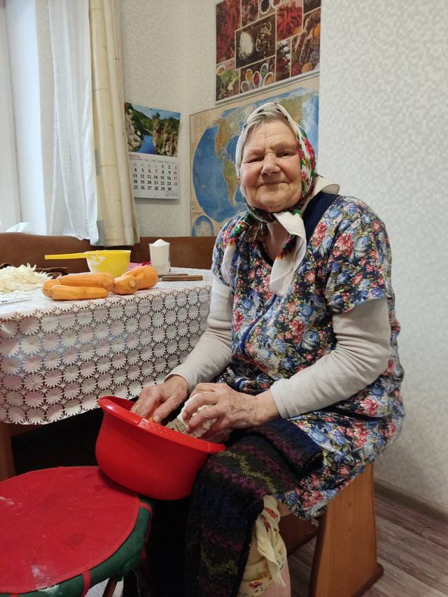 'Джавеліна', а не 'Мівіна': волонтери виготовляють локшину для захисників - фото 507049