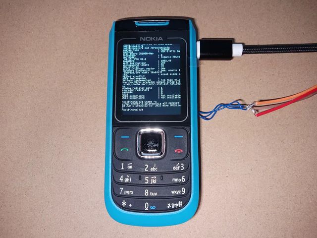 14-річний телефон Nokia 1680 перетворили на крихітний комп'ютер на Linux - фото 507263