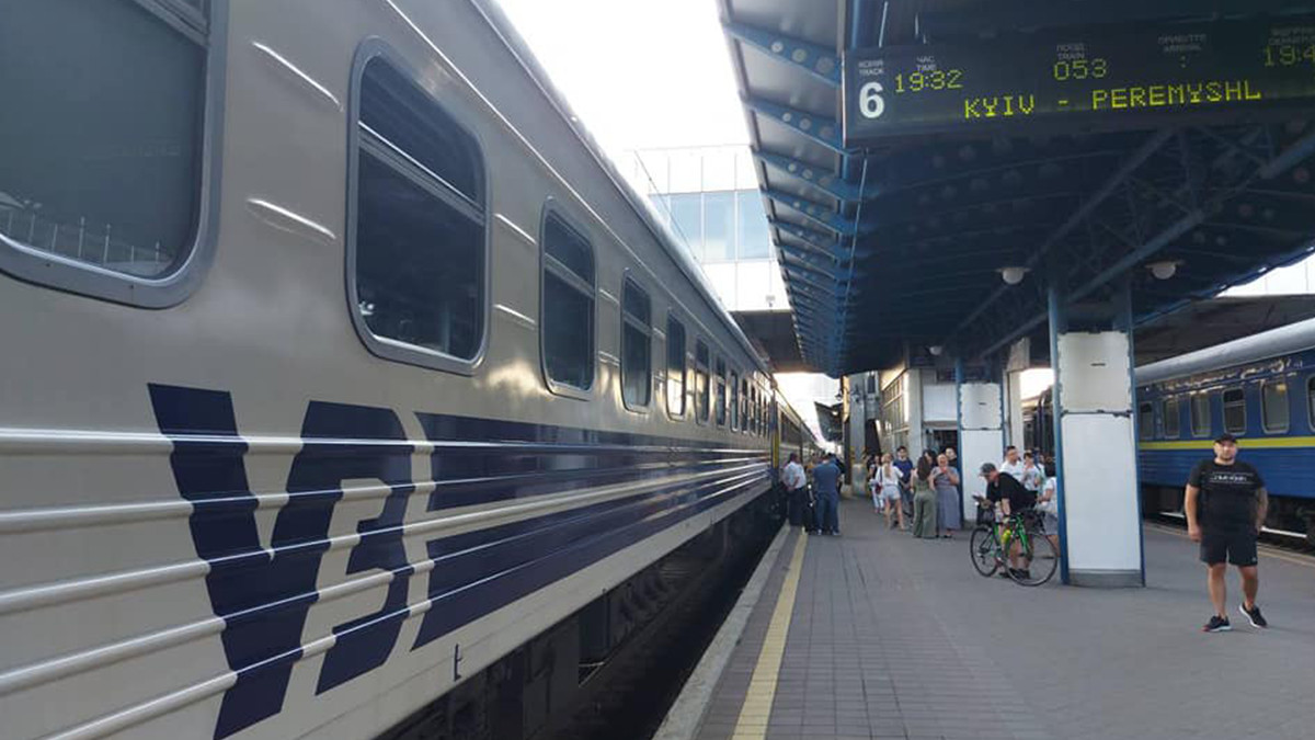 Укрзалізниця запустила до Перемишля ще два потяги - фото 1