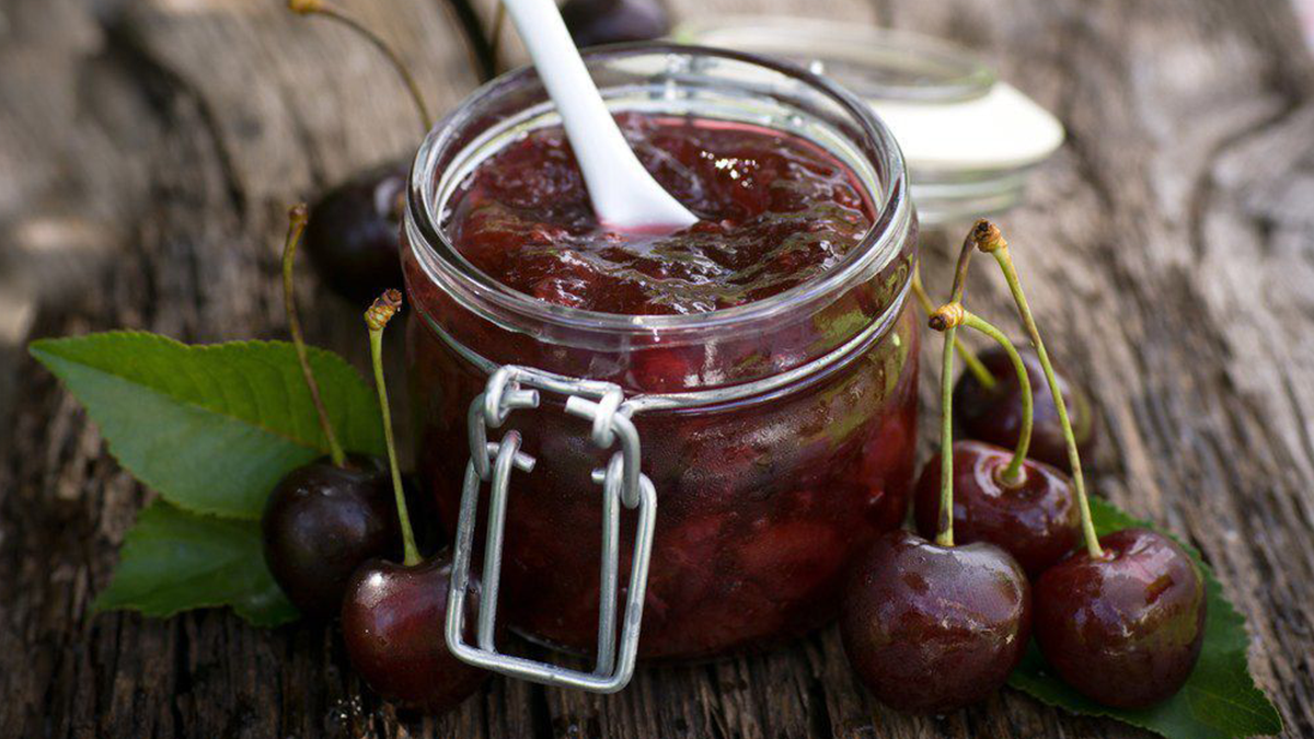 Варення з черешні: рецепти приготування джему на зиму в фото - фото 1