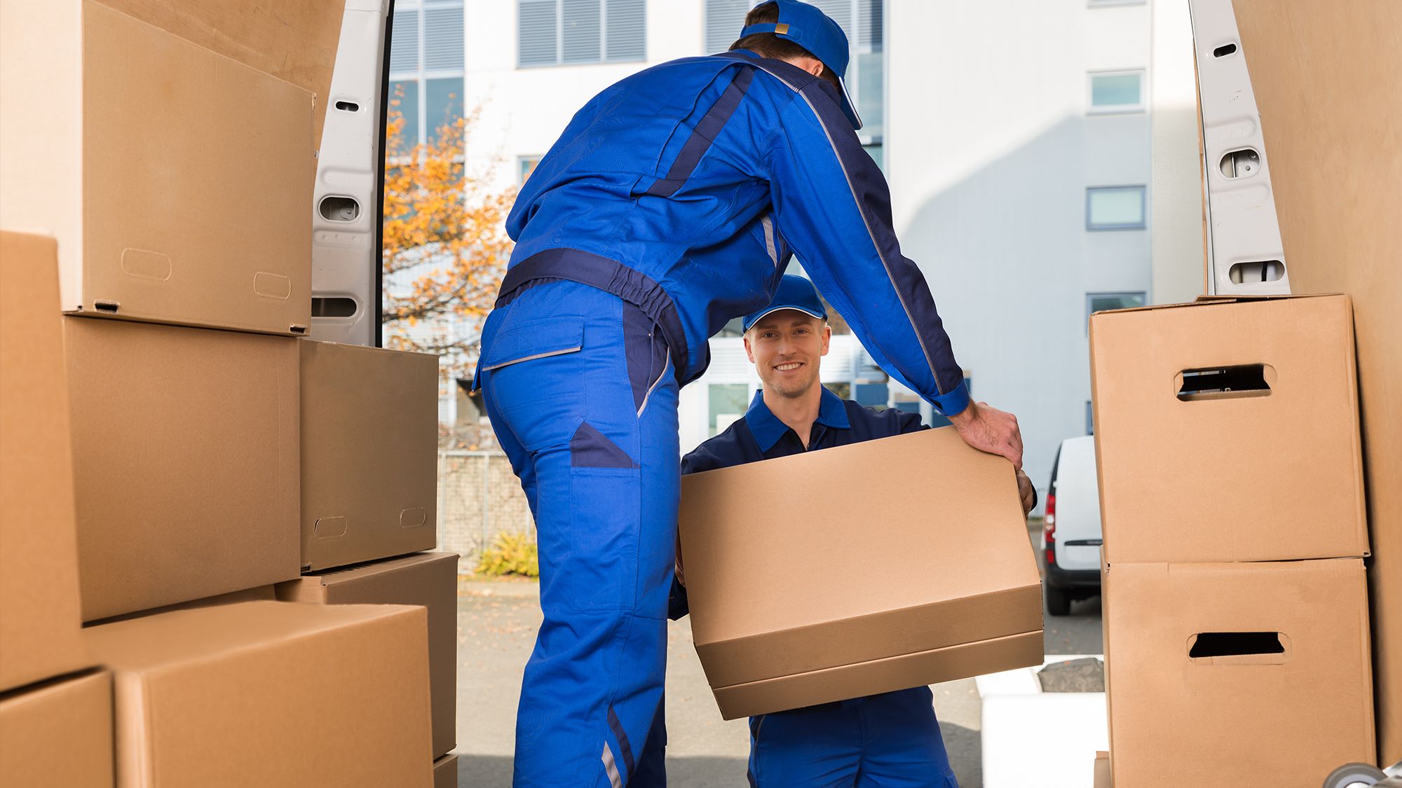 На тлі війни в Україні зростає популярність робітничих спеціальностей: ТОП 3 вакансії