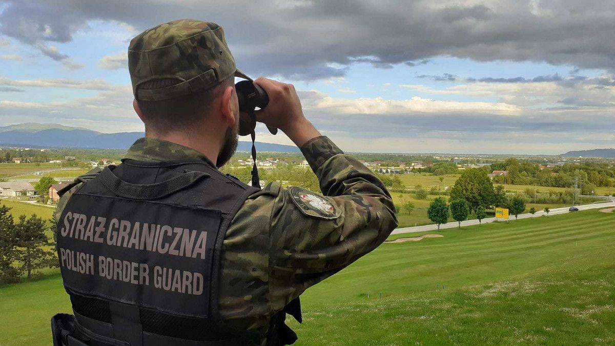 Польща планує завершити спорудження стіни з Білоруссю до кінця червня - фото 1