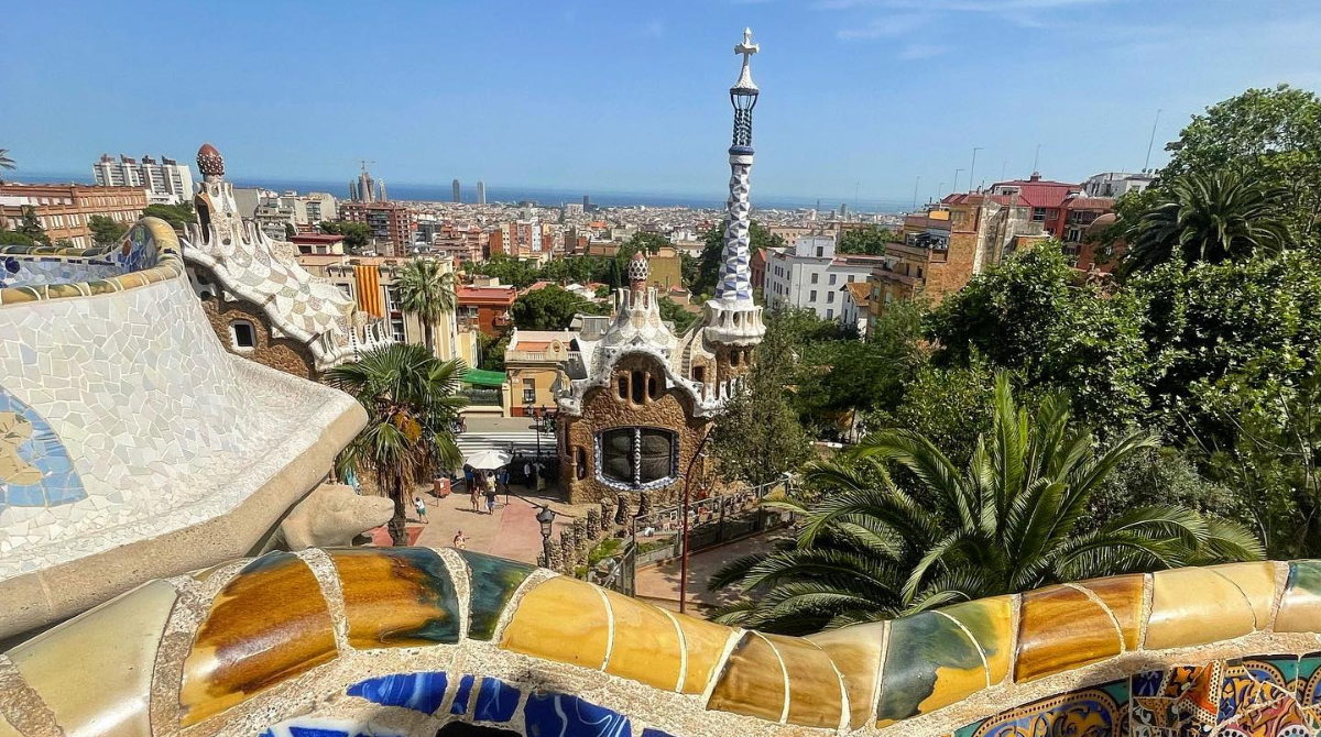 У Барселоні встановили монітори, як фіксують рівень шумового забруднення міста