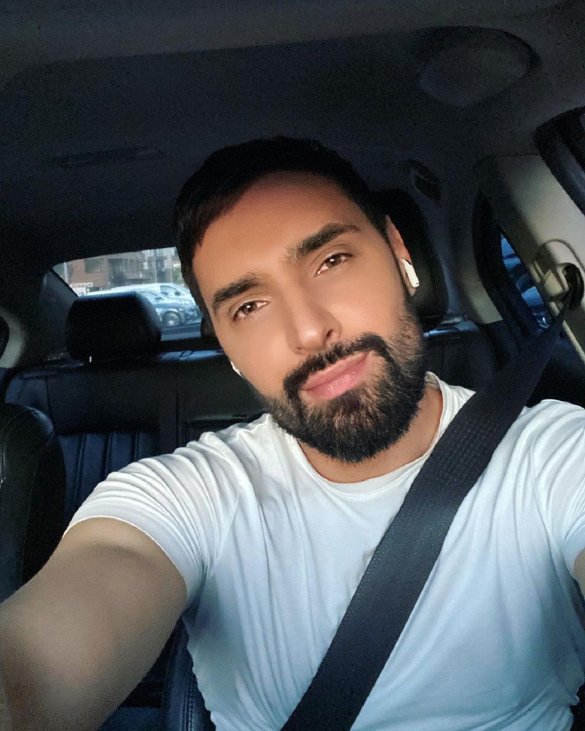 Російська Вікіпедія "поховала" відомого українського співака