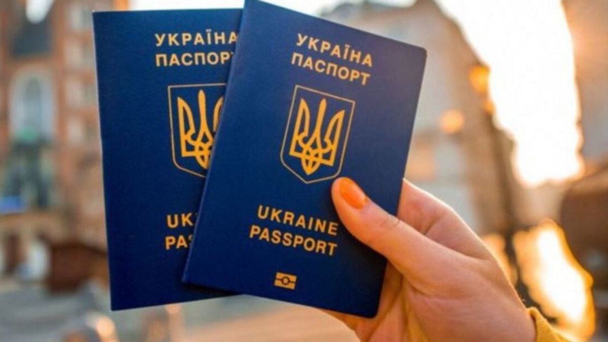 Україна піднялася у світовому рейтингу паспортів - фото 1