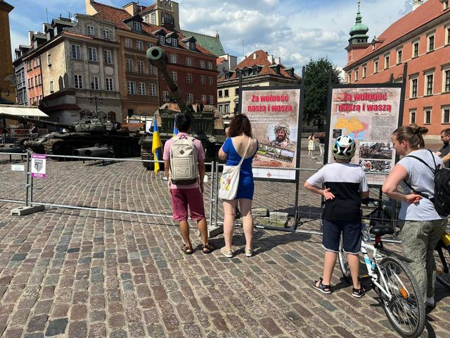 'За нашу та вашу свободу': у Польщі відкрили виставку знищеної військової техніки рф - фото 508439