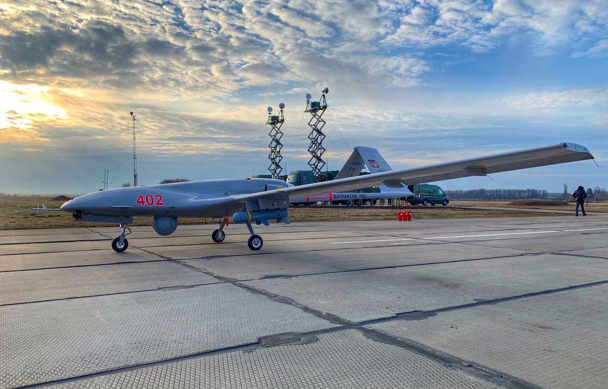 Три Байрактари, на які ми зібрали 600 мільйонів гривень, Україна отримає безкоштовно - фото 1