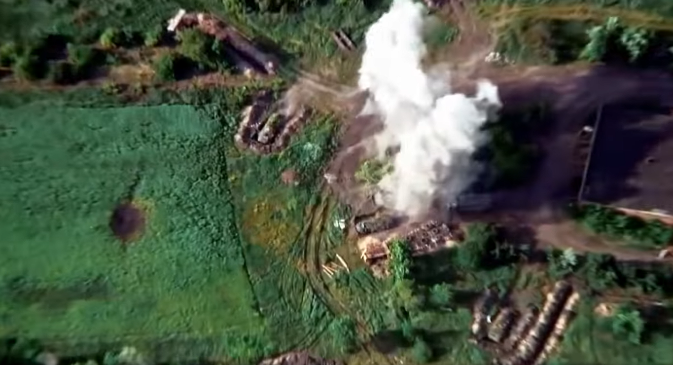 Десантники ефектно перетворили ворожу техніку в брухт – відео