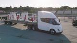 Tesla Semi у роботі: дивіться на відео, як електрична вантажівка виконує доставку