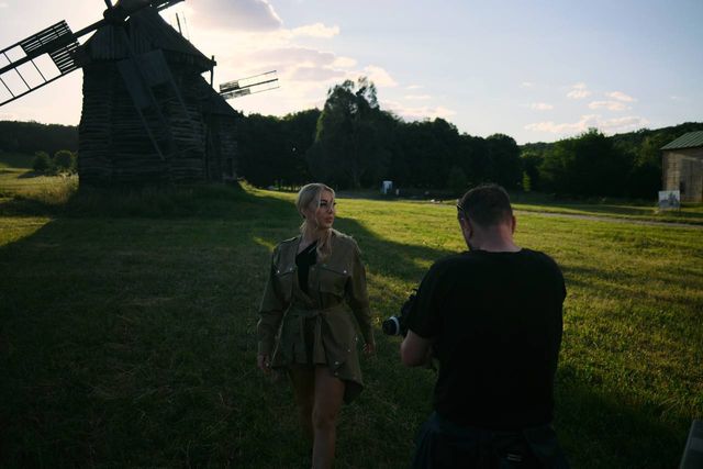 Співачка KATYA GROYS випустила зворушливу пісню 'Ціною своїх дітей' - фото 508859