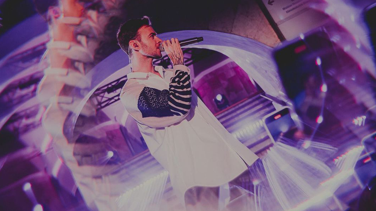 Макс Барських виступив у київському метро: фотозвіт з концерту