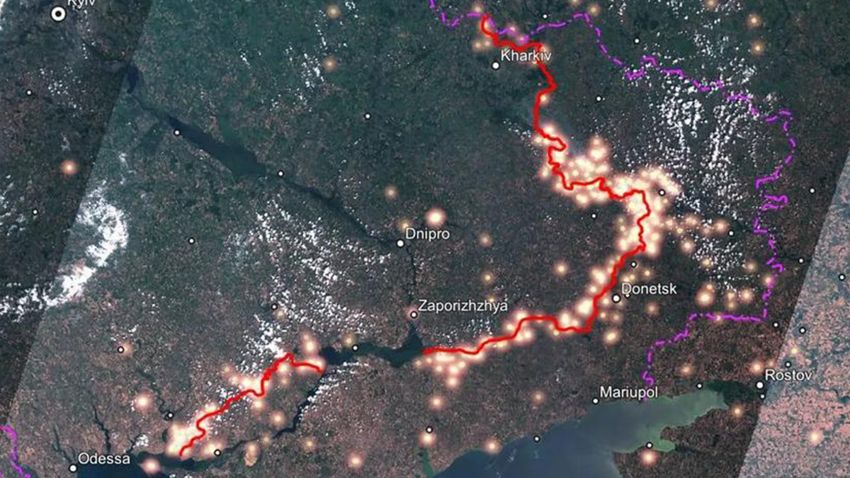 Як виглядає лінія фронту в Україні з космосу: фото від NASA
