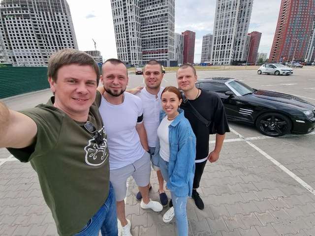 Дмитро Комаров продав свій рідкісний спорткар: скільки грошей виручив на допомогу для ЗСУ - фото 509401