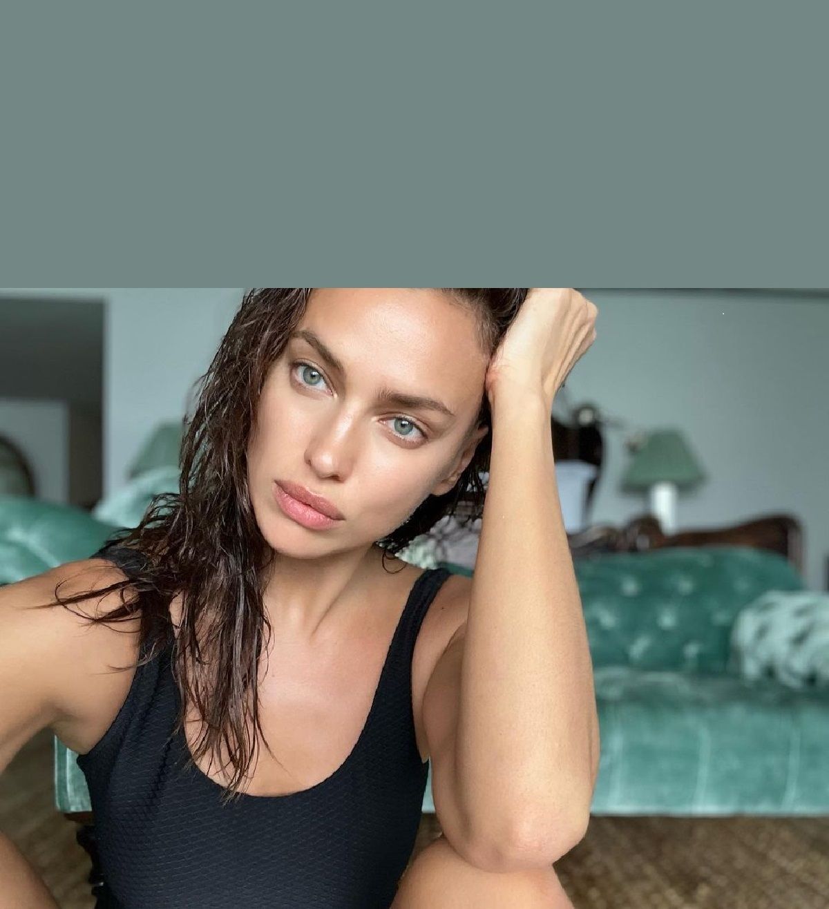 Модель Ірина Шейк зганьбилась через фото з символом Z