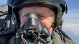 Борис Джонсон політав на винищувачі та записав відео з кабіни літака
