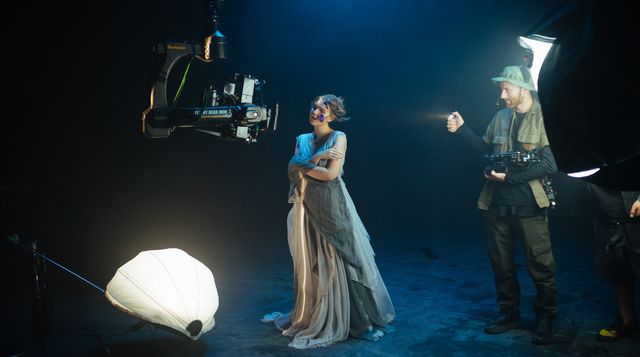 'Мої міста': символи України та мистецька інсталяція у новому кліпі RITUSYA - фото 510125