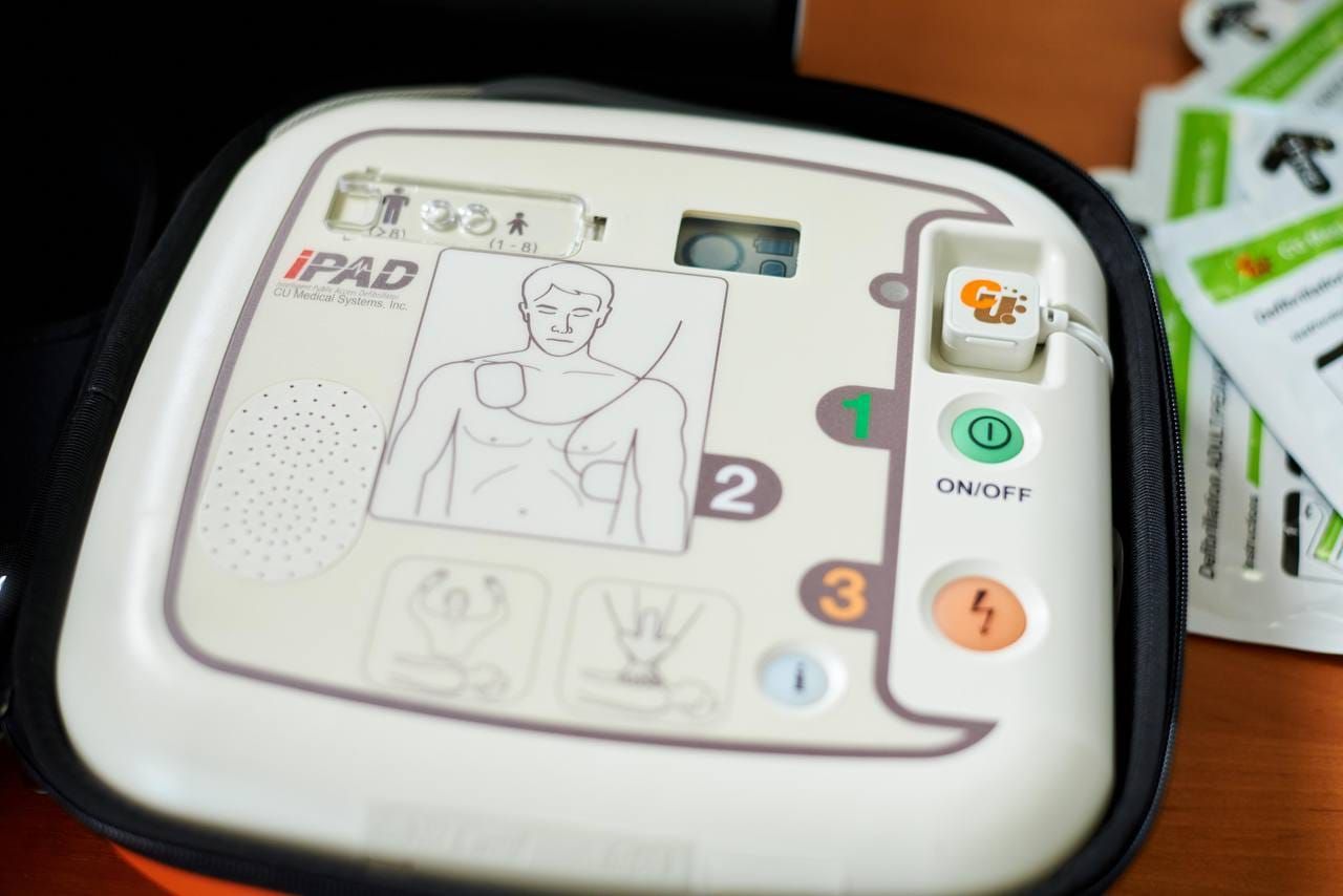 На вокзалах по всій Україні з'являться ще 44 дефібрилятори