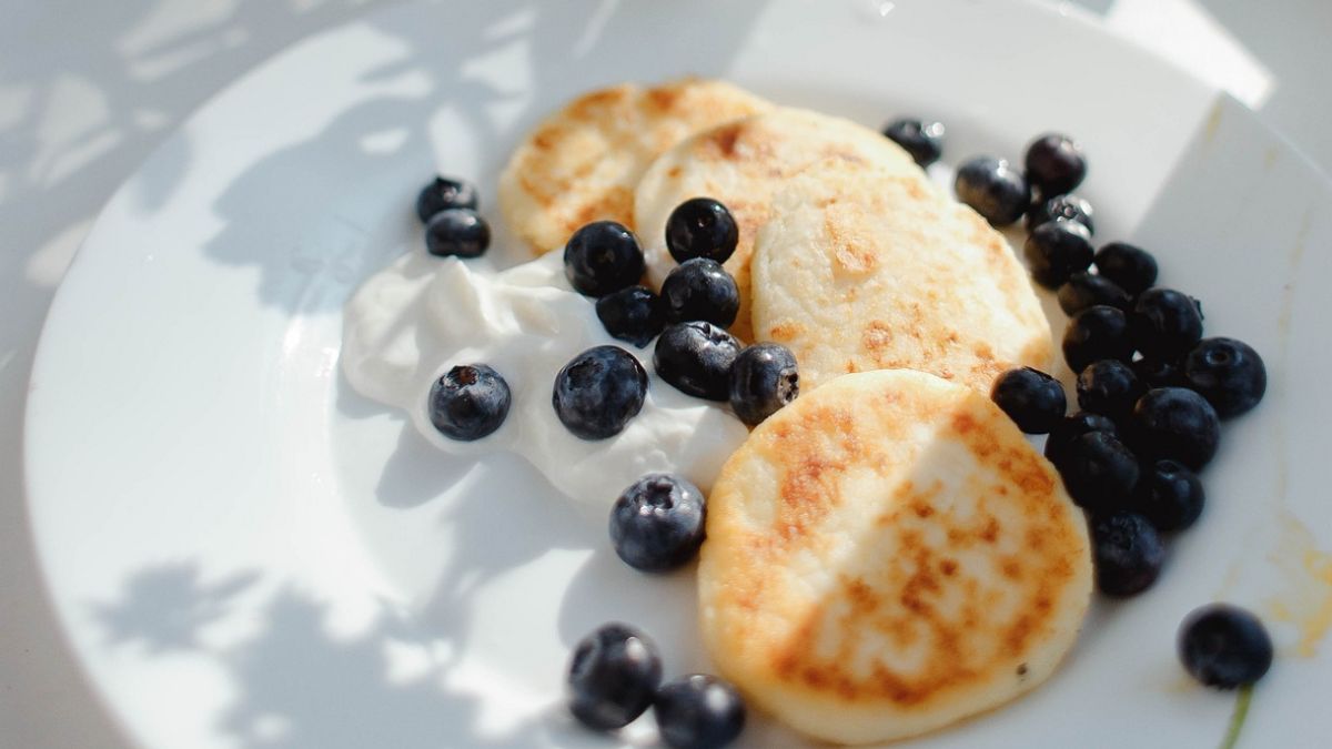 Сирники в духовці: простий рецепт ідеального сніданку - фото 1