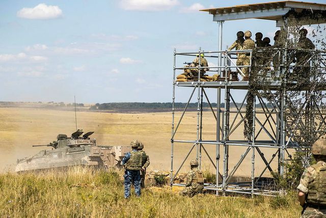 Як проходять навчання ЗСУ в Великій Британії: фотозвіт - фото 510813