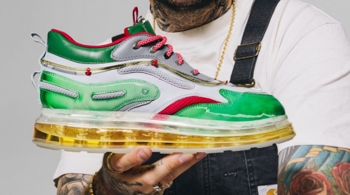 Пивоварна корпорація Heineken випустила кросівки на пивній підошві - фото 1